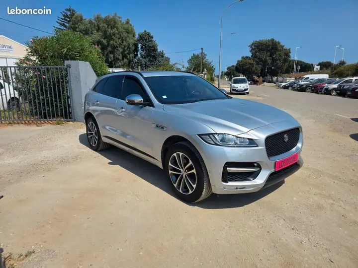 Jaguar F-Pace 2016 photo 2