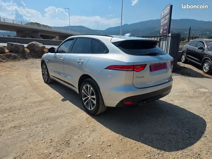 Jaguar F-Pace 2016 photo 4