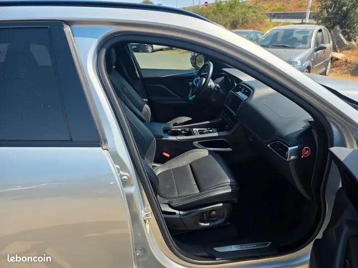 Jaguar F-Pace 2016 photo 5