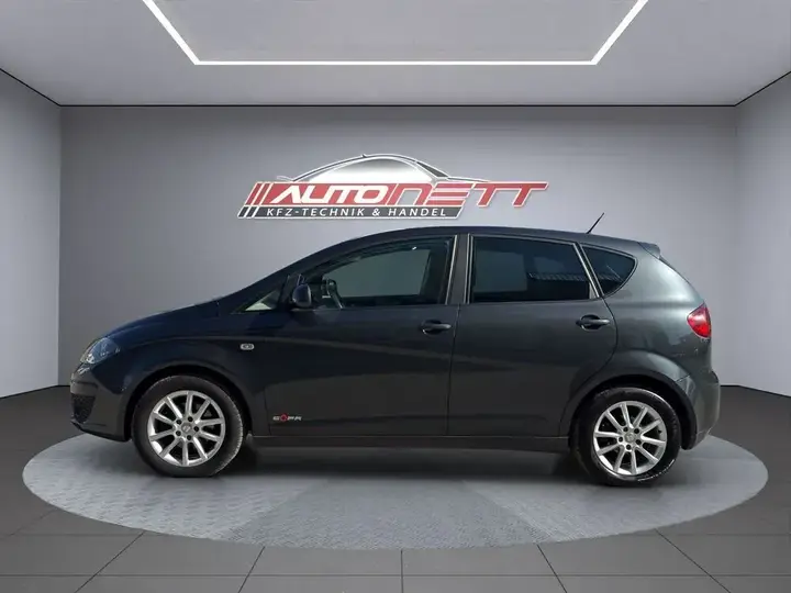 Seat Altea 2011 photo 2