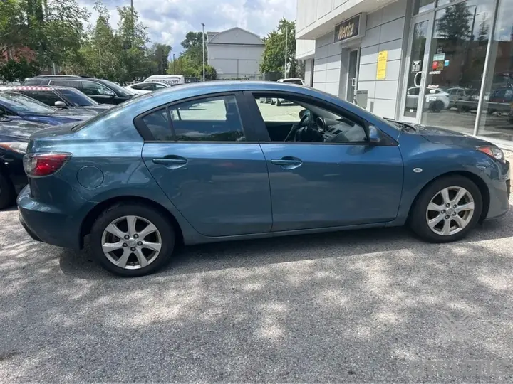 Mazda Mazda3 2010 photo 4