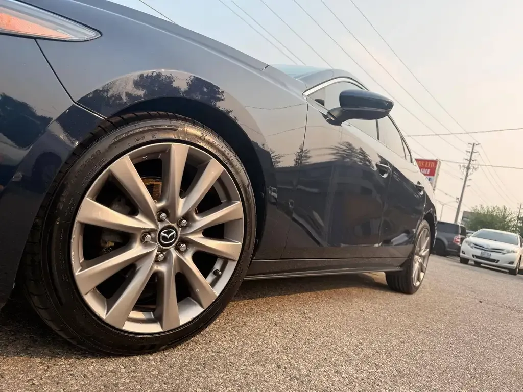 Mazda 3 2019 photo 2
