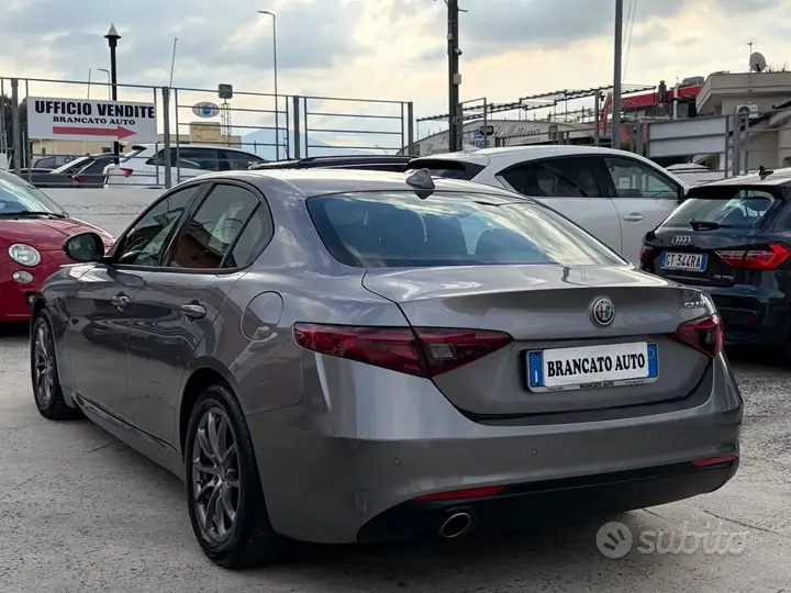 Alfa Romeo Giulia 2019 photo 5