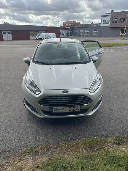 Ford Fiesta 2013 photo 4