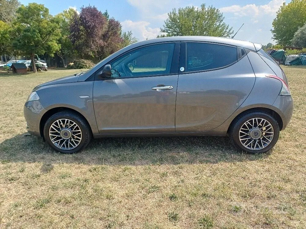 Lancia Ypsilon 2017 photo 5