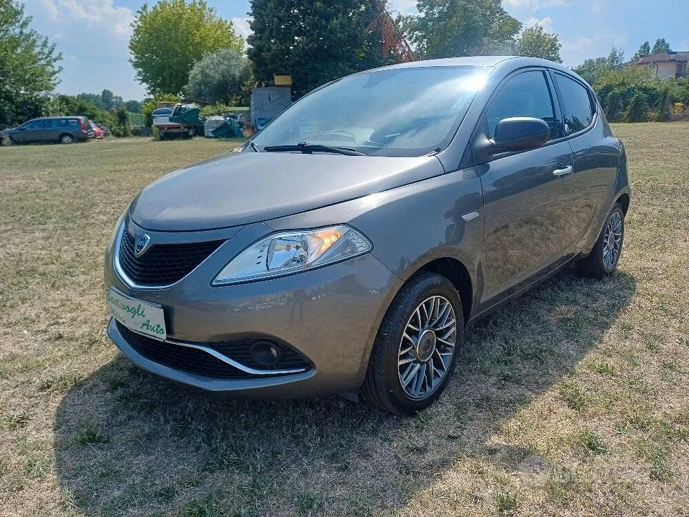 Lancia Ypsilon 2017 photo 2