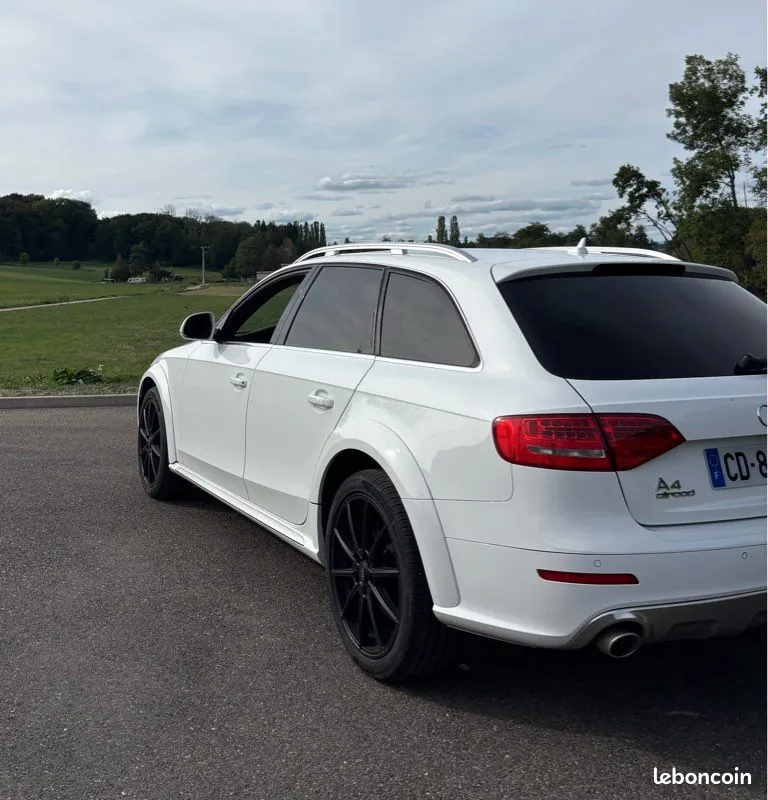 Audi A4 Allroad 2010 photo 2