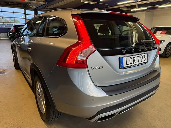 Volvo V60 Cross Country 2016 photo 5