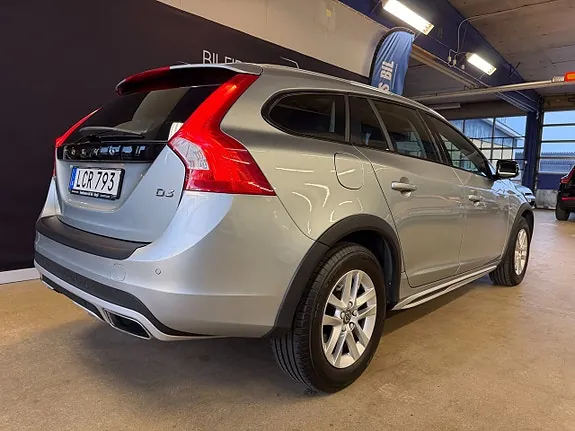 Volvo V60 Cross Country 2016 photo 3