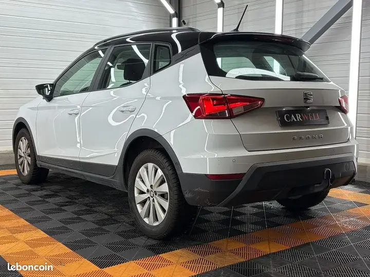 Seat Arona 2019 photo 4