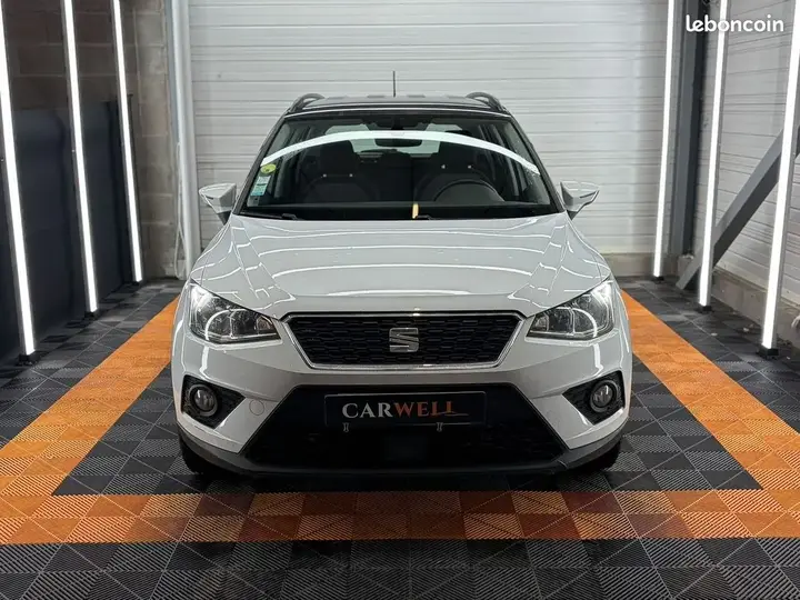 Seat Arona 2019 photo 2