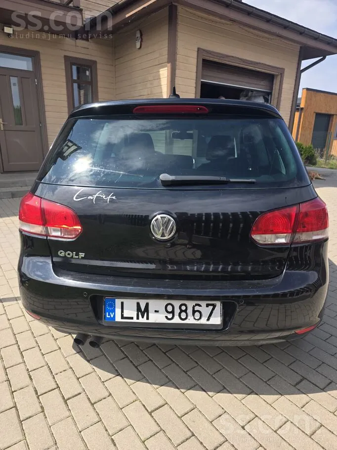 Volkswagen Golf 2010 photo 2