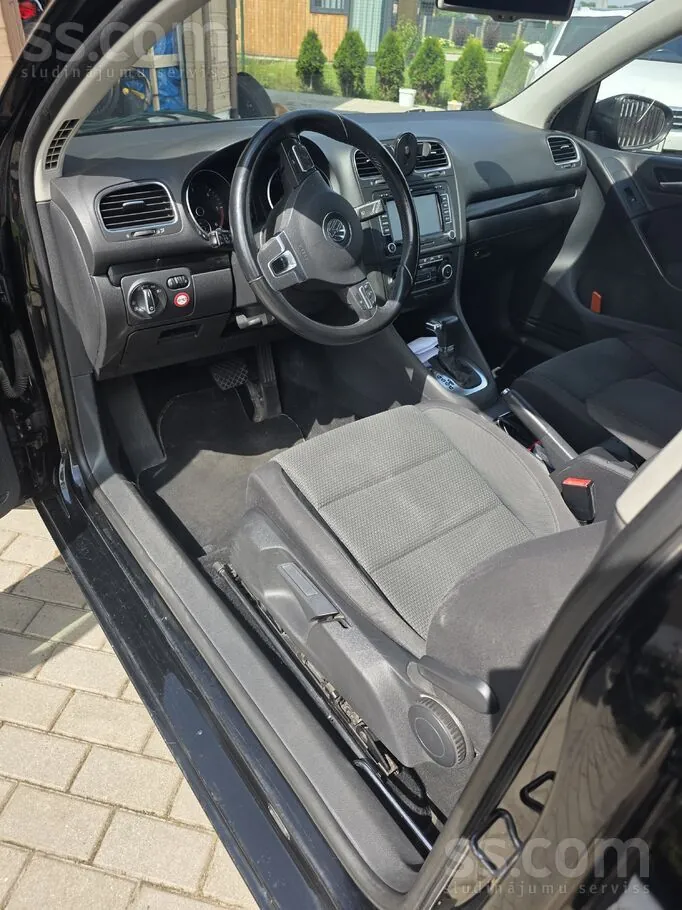 Volkswagen Golf 2010 photo 5