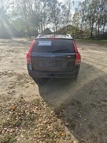 Kia Ceed 2011 photo 3