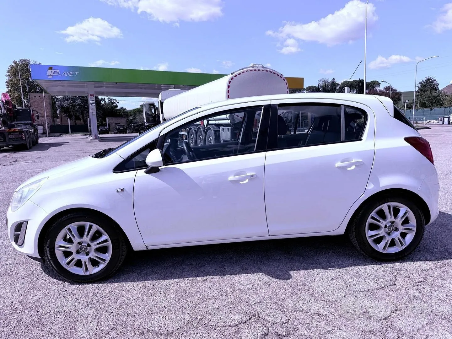 Opel Corsa 2012 photo 3