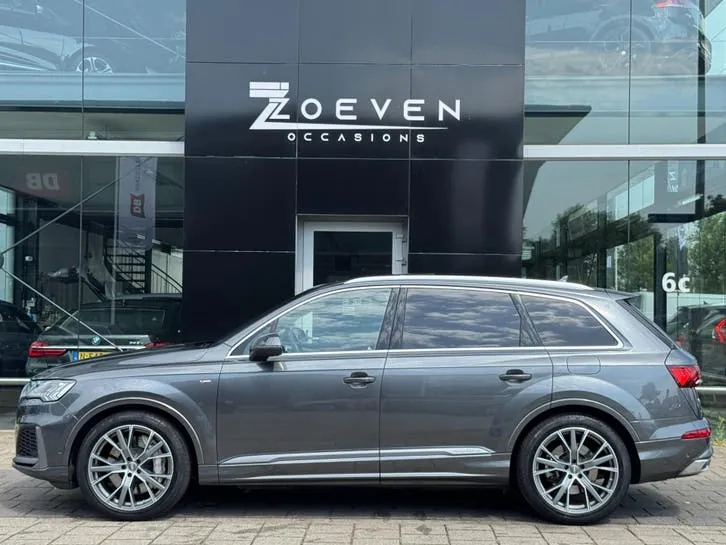 Audi Q7 2020 photo 2