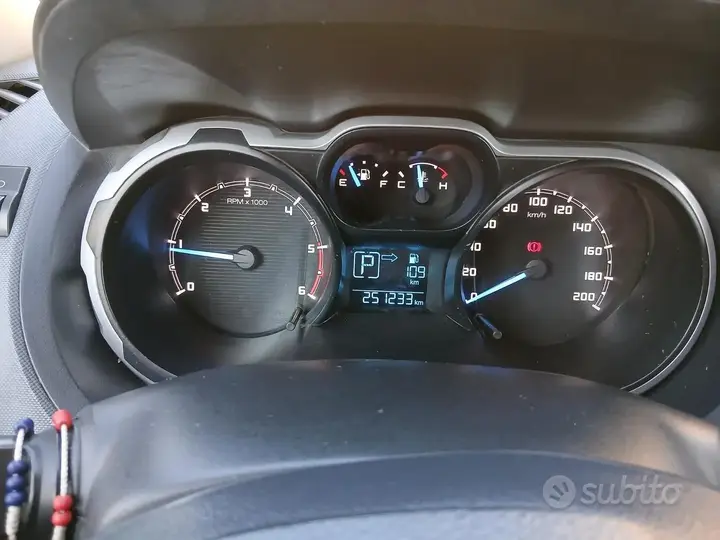 Ford Ranger 2015 photo 2