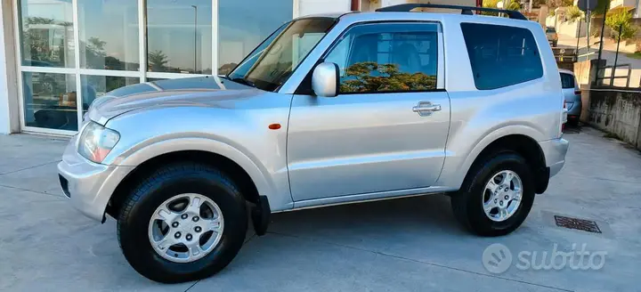 Mitsubishi Pajero 2002 photo 3