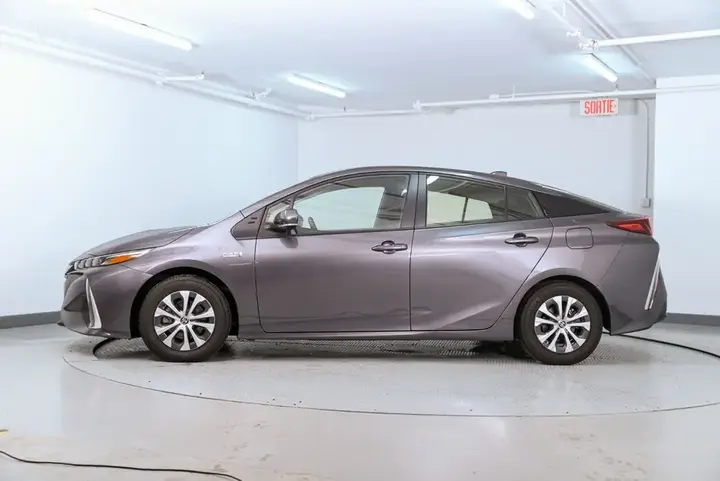 Toyota Prius Prime 2021 photo 4