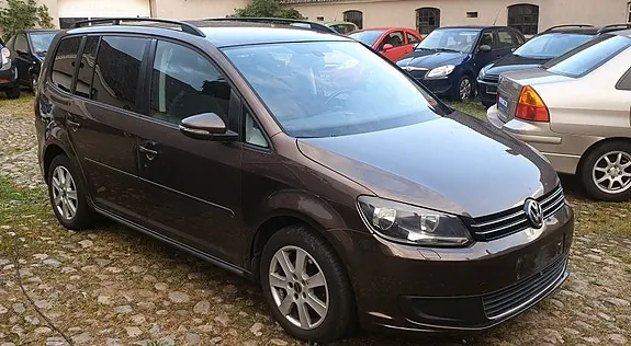 Volkswagen Touran 2012 photo 2