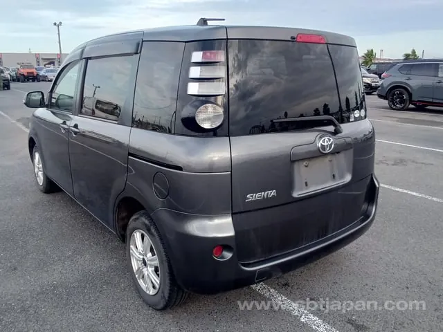 Toyota Sienta 2008 photo 3