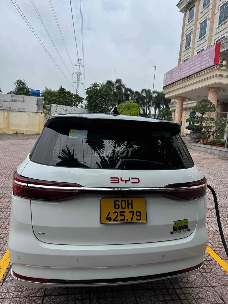 BYD M6 2025 photo 3