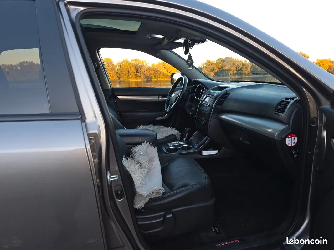 Kia Sorento 2010 photo 2