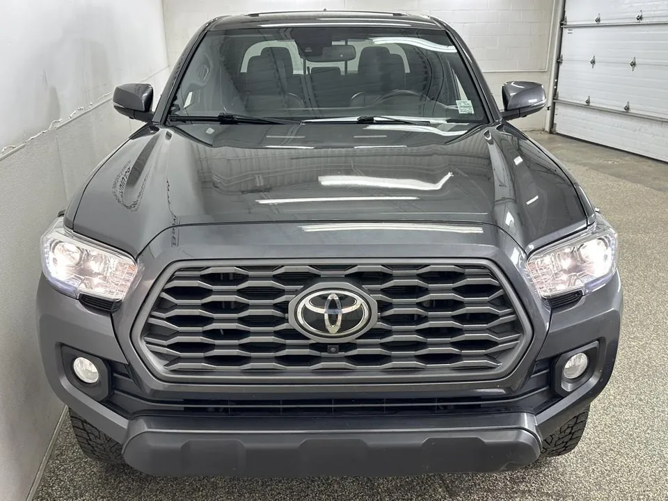 Toyota Tacoma 2023 photo 2