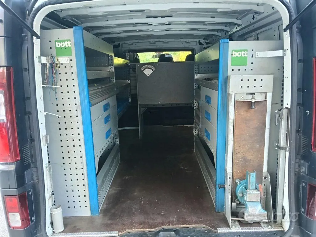 Renault Trafic 2015 photo 3