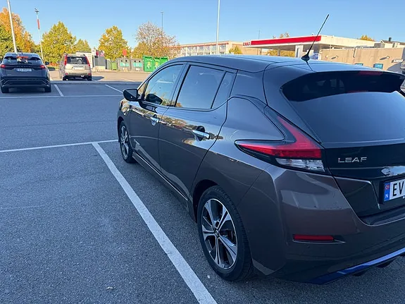 Nissan Leaf 2019 photo 2