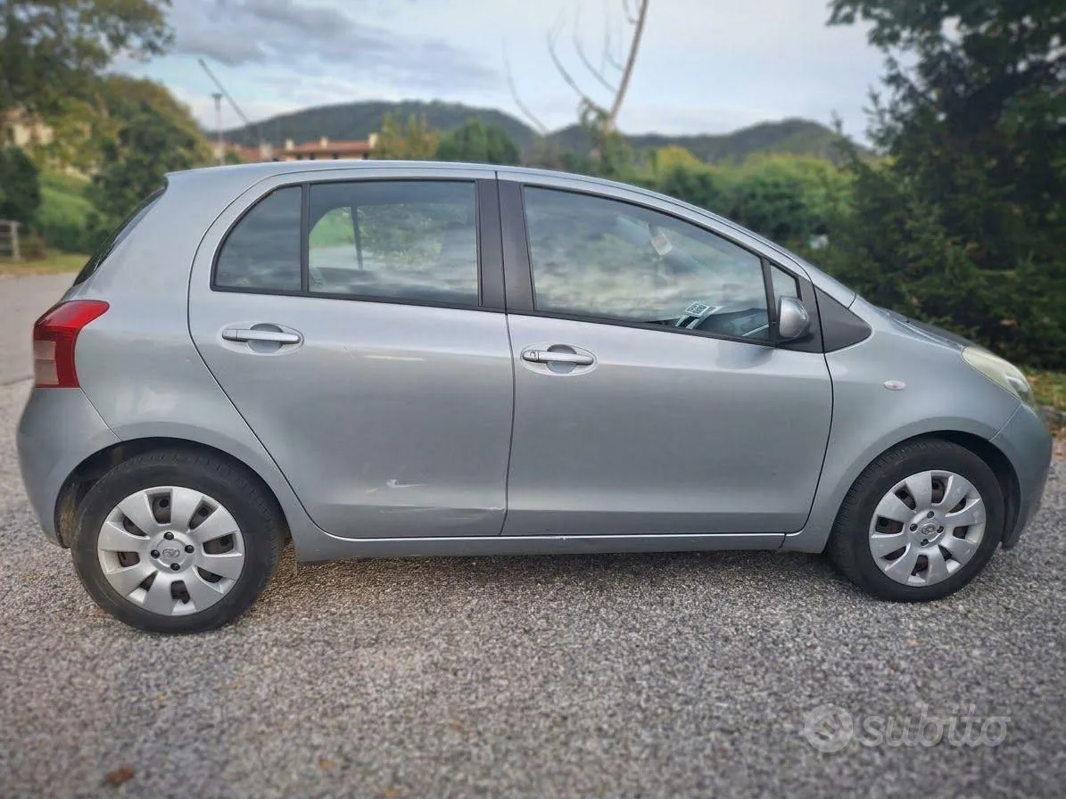 Toyota Yaris 2006 photo 3