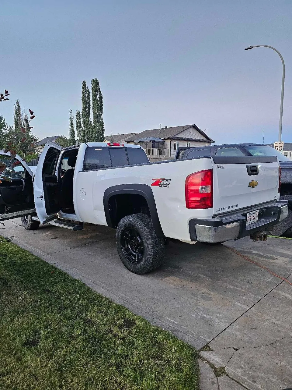 Chevrolet Silverado 3500Hd 2010 photo 5