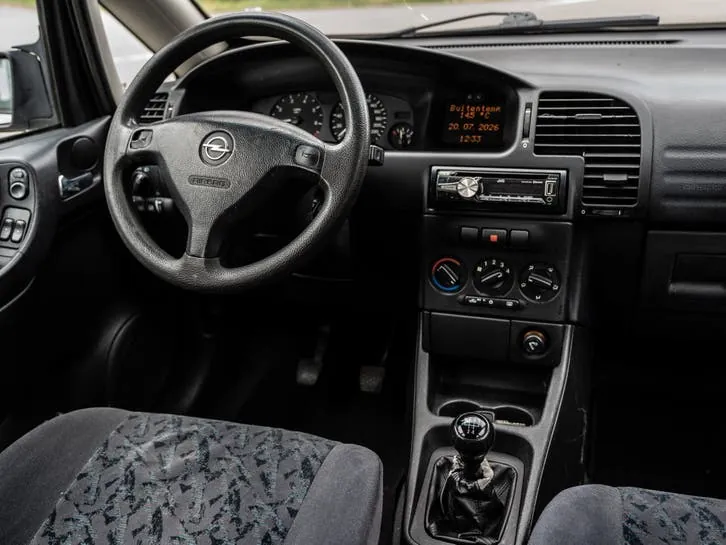 Opel Zafira 2002 photo 2