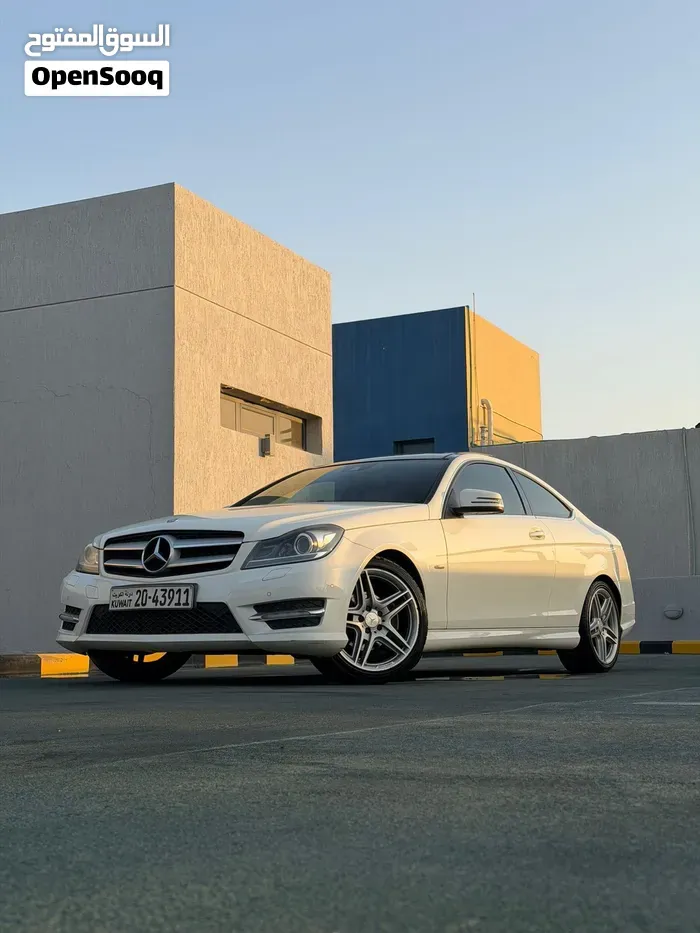 Mercedes-Benz C-Class 2012 photo 2