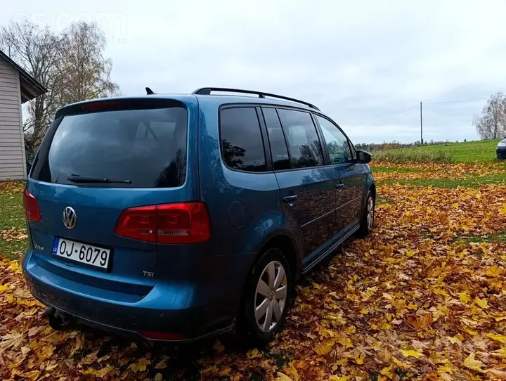 Volkswagen Touran 2011 photo 4