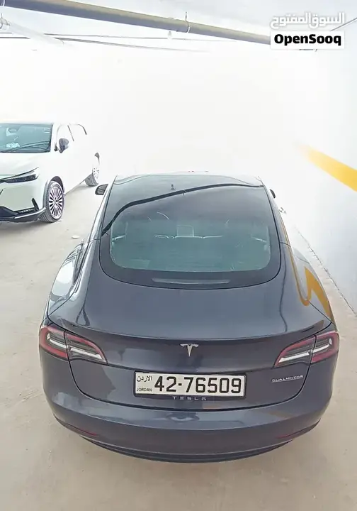 Tesla Model 3 2022 photo 3