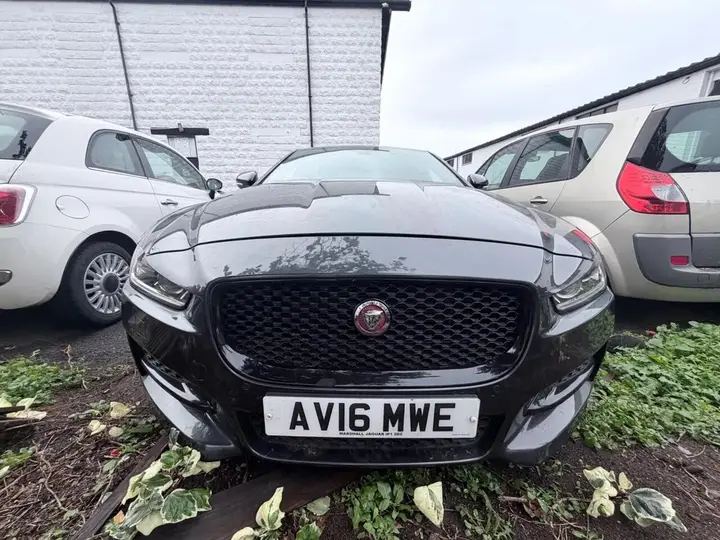 Jaguar Xe
