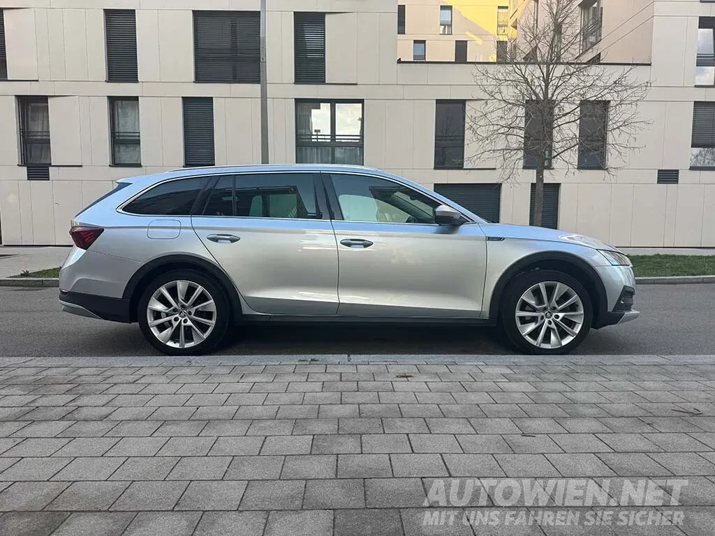 Skoda Octavia 2022 photo 3