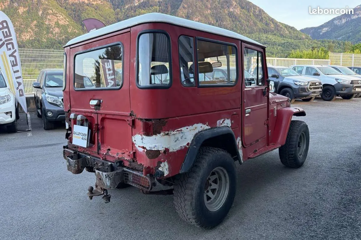 Toyota Land Cruiser 1982 photo 2