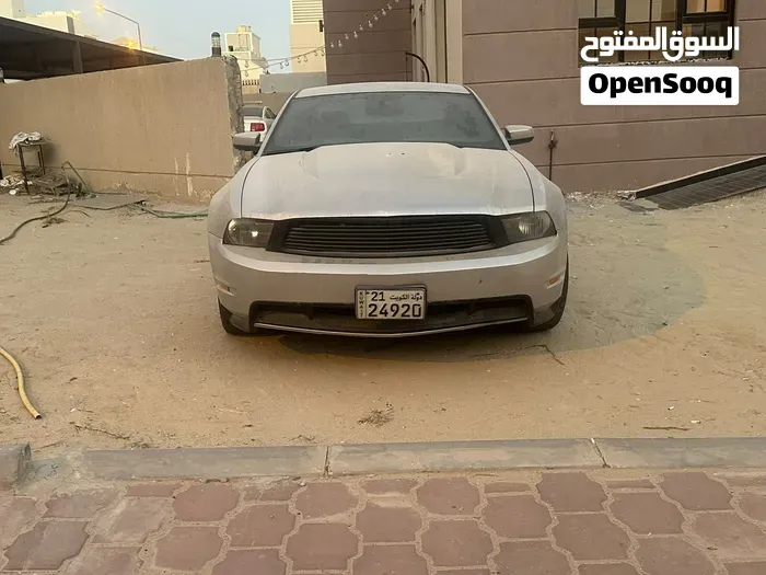 Ford Mustang 2011 photo 3