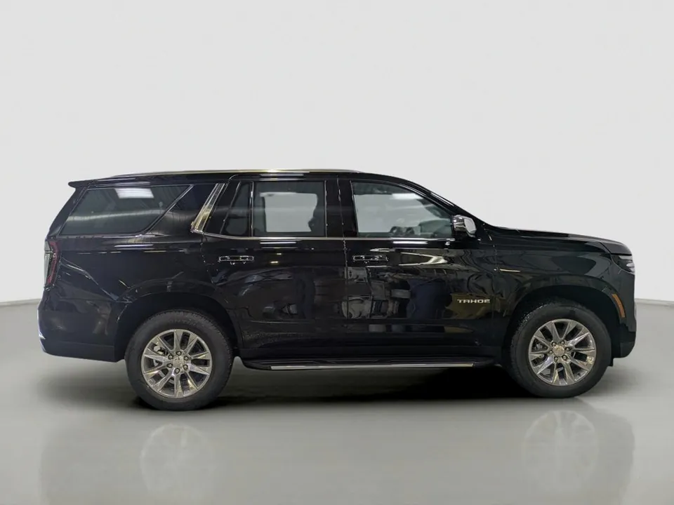 Chevrolet Tahoe 2026 photo 2