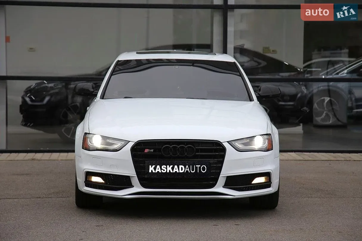 Audi A4 2015 photo 2