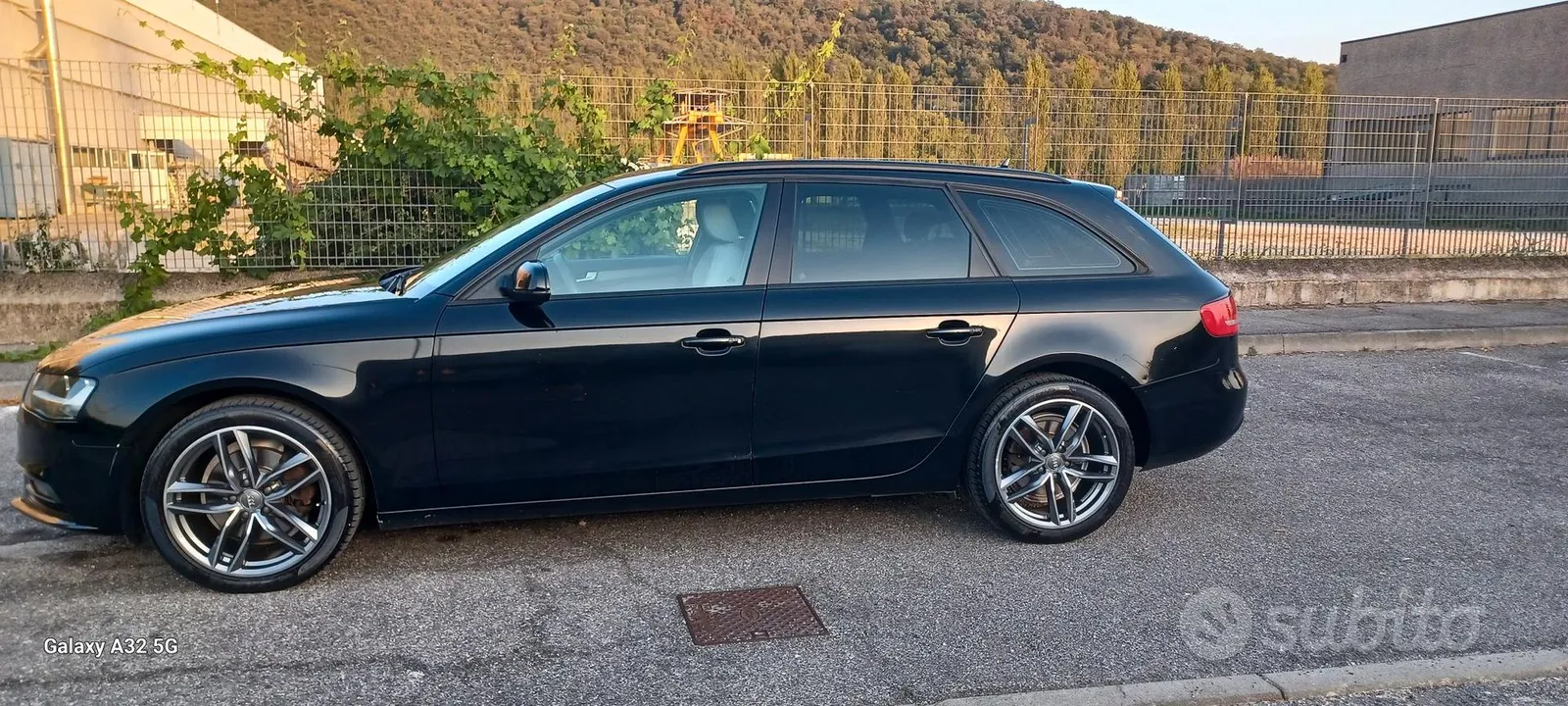 Audi A4 2012 photo 2