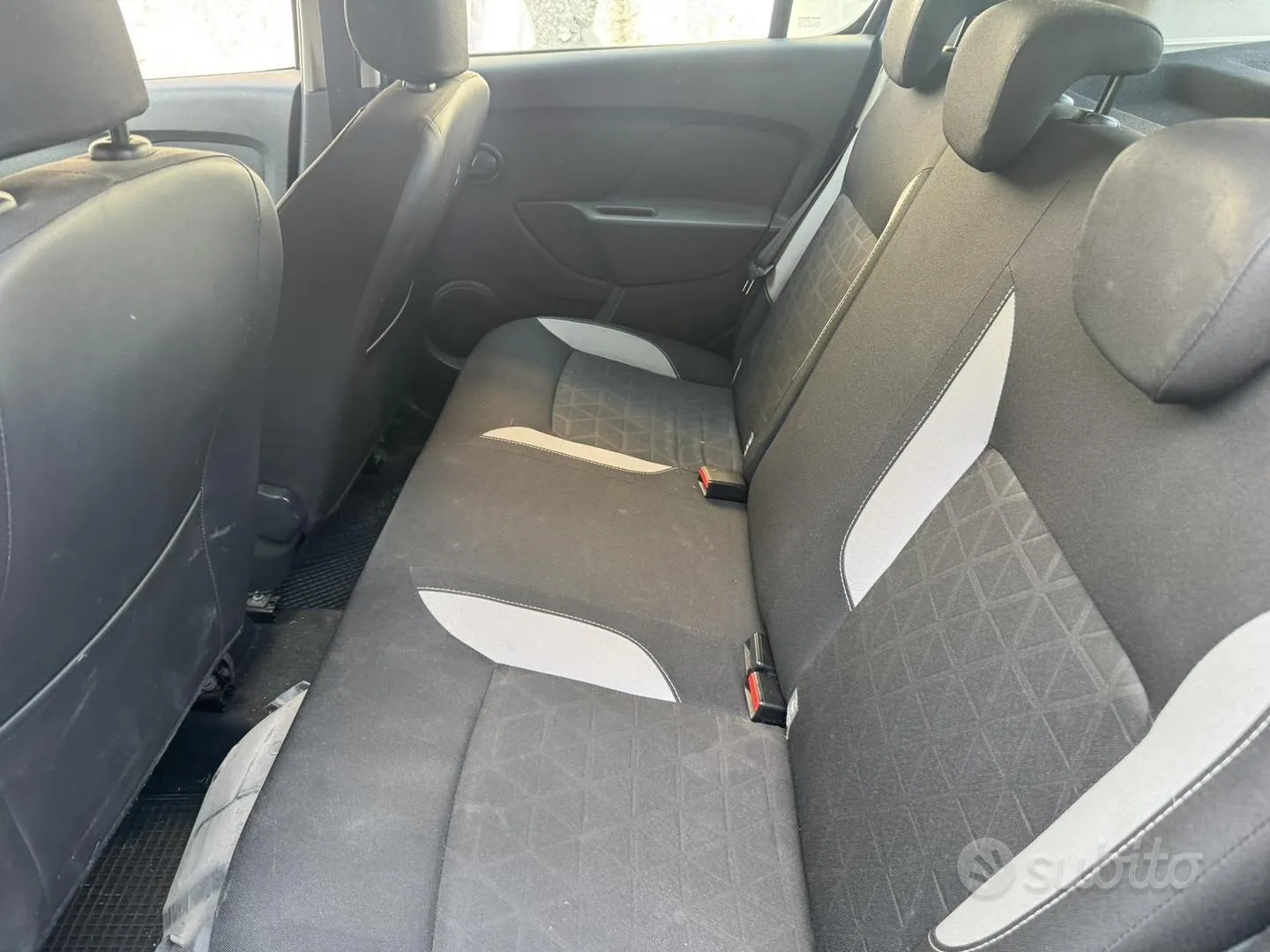 Dacia Sandero 2017 photo 2