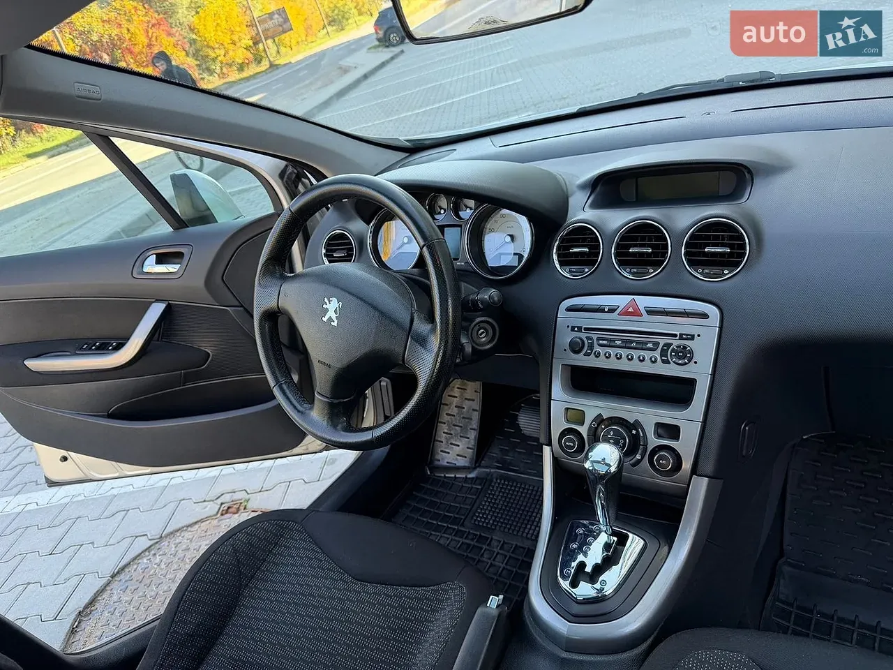 Peugeot 308 2008 photo 2