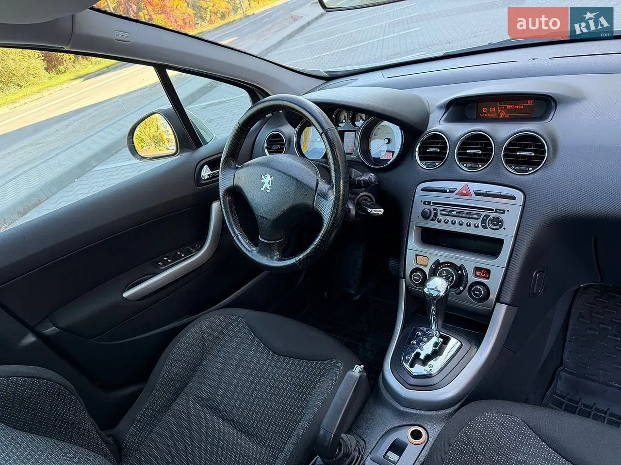 Peugeot 308 2008 photo 4