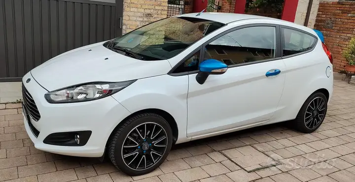 Ford Fiesta 2014 photo 2
