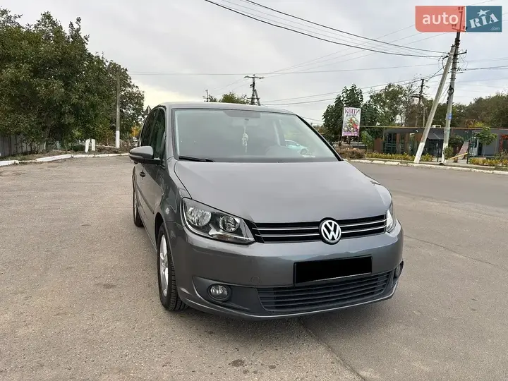 Volkswagen Touran 2014 photo 2