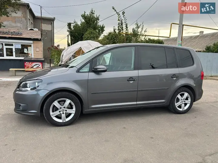Volkswagen Touran 2014 photo 4