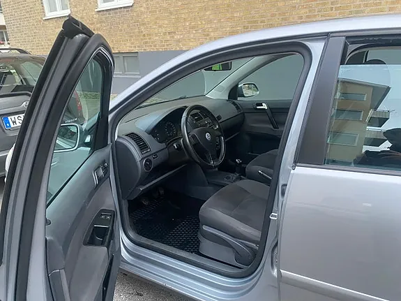 Volkswagen Polo 2009 photo 5